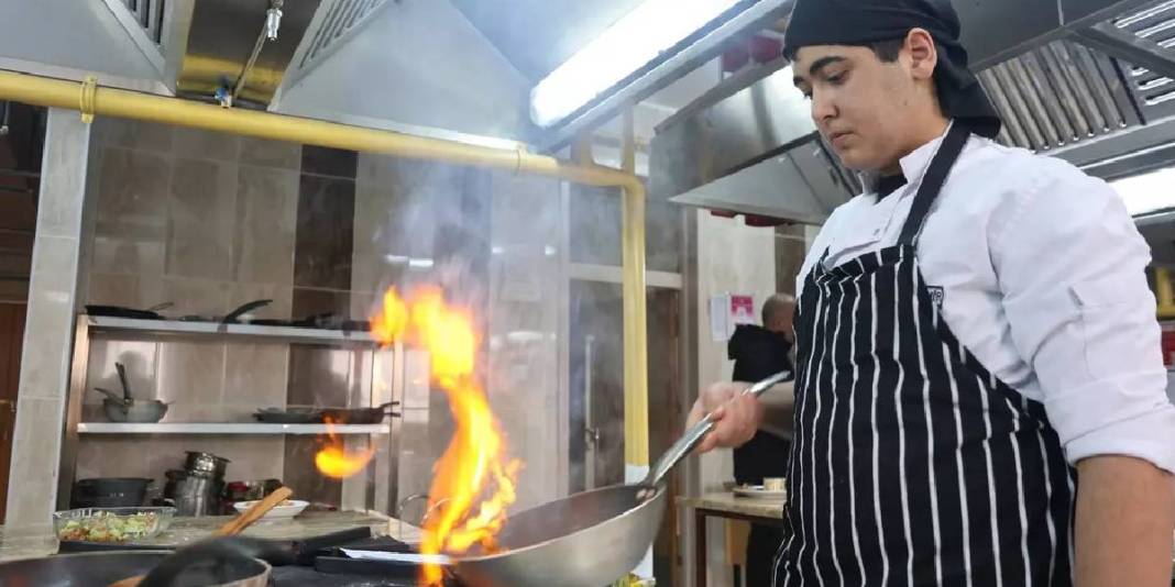 Okul değil sanki fabrika! Arı gibi çalışıyor hep üretiyorlar: Yıllık cirosu 19 milyon TL’yi buldu 5